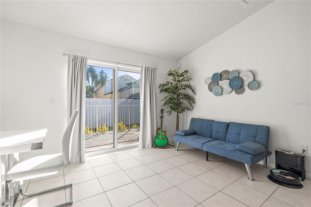 Activo con contrato: $469,900 (3 camas, 2 baños, 1453 Pies cuadrados)