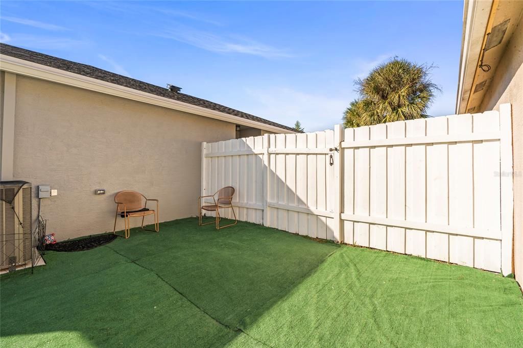 Activo con contrato: $469,900 (3 camas, 2 baños, 1453 Pies cuadrados)