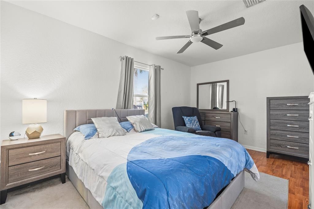 Activo con contrato: $469,900 (3 camas, 2 baños, 1453 Pies cuadrados)