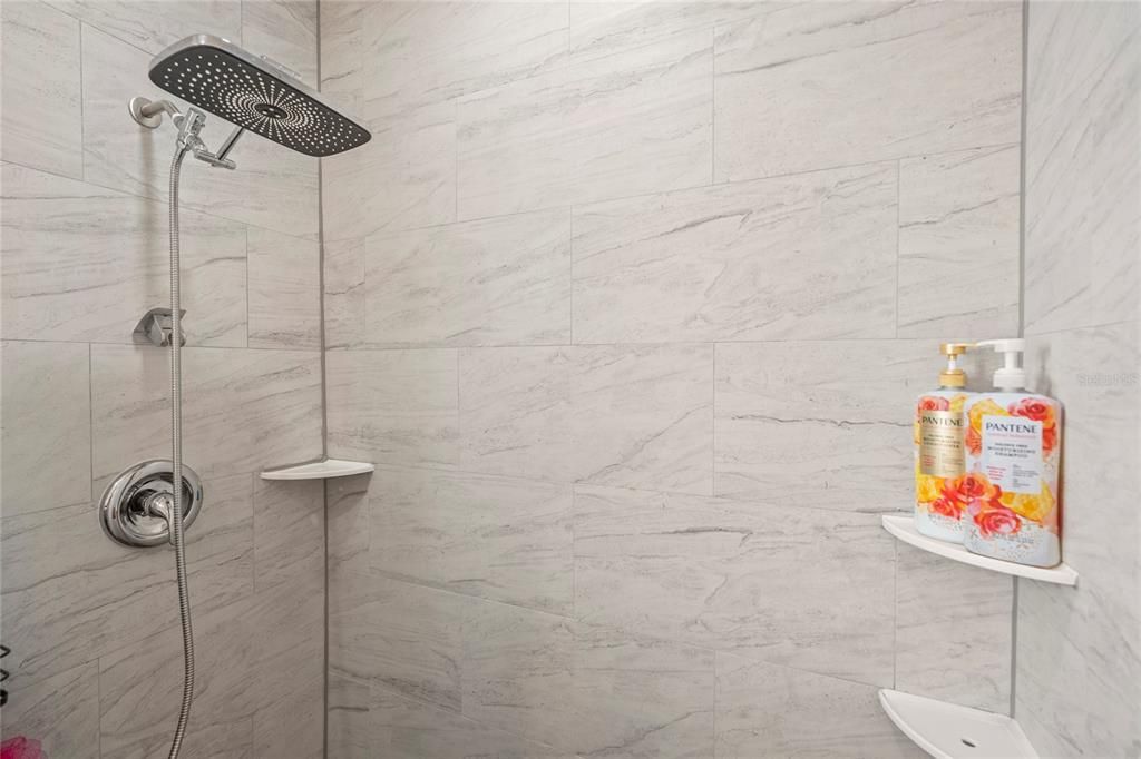 Activo con contrato: $469,900 (3 camas, 2 baños, 1453 Pies cuadrados)