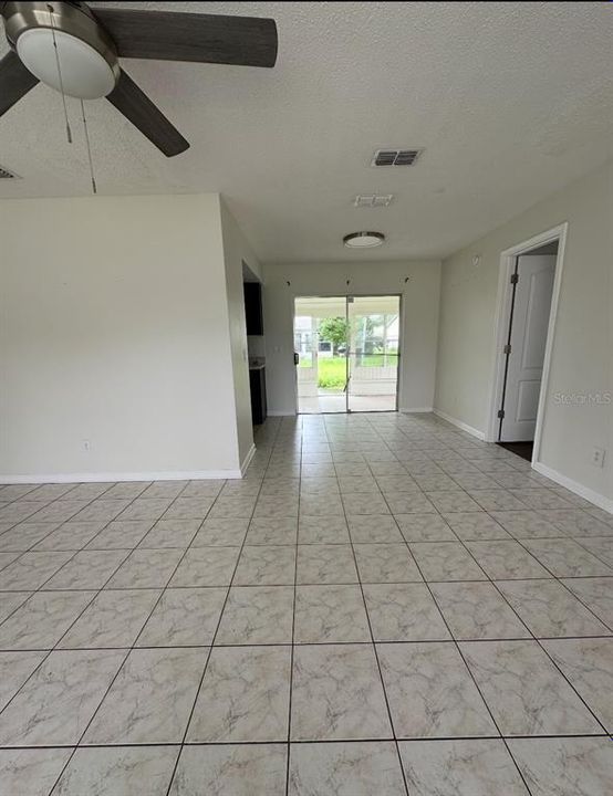 В аренду: $2,350 (3 спален, 2 ванн, 1140 Квадратных фут)