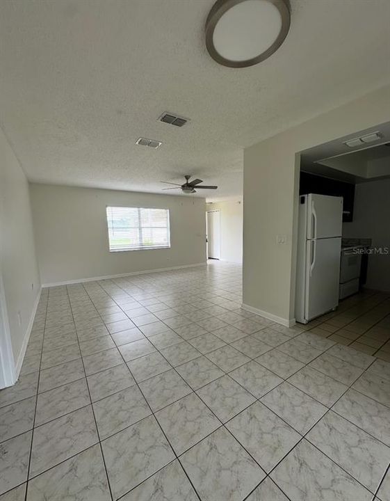 В аренду: $2,350 (3 спален, 2 ванн, 1140 Квадратных фут)