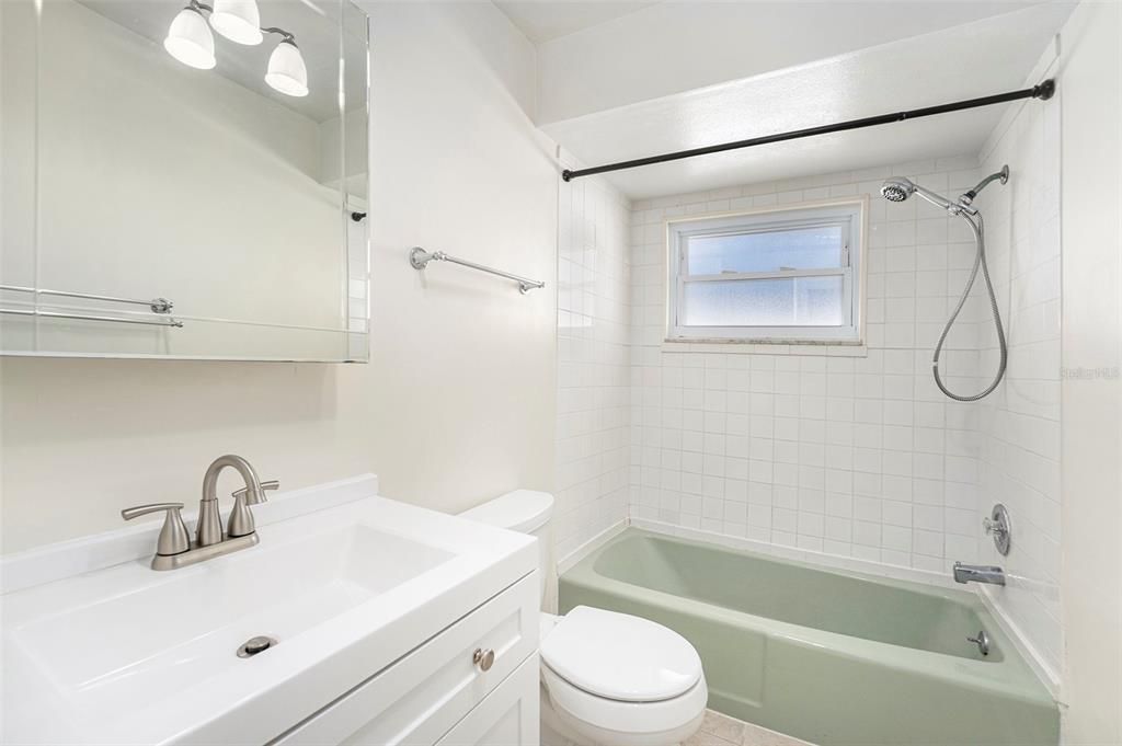 For Sale: $395,000 (3 beds, 2 baths, 1607 Square Feet)