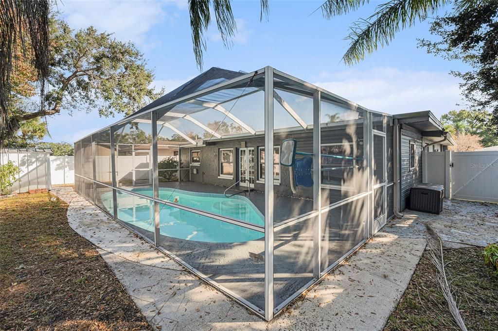 For Sale: $395,000 (3 beds, 2 baths, 1607 Square Feet)