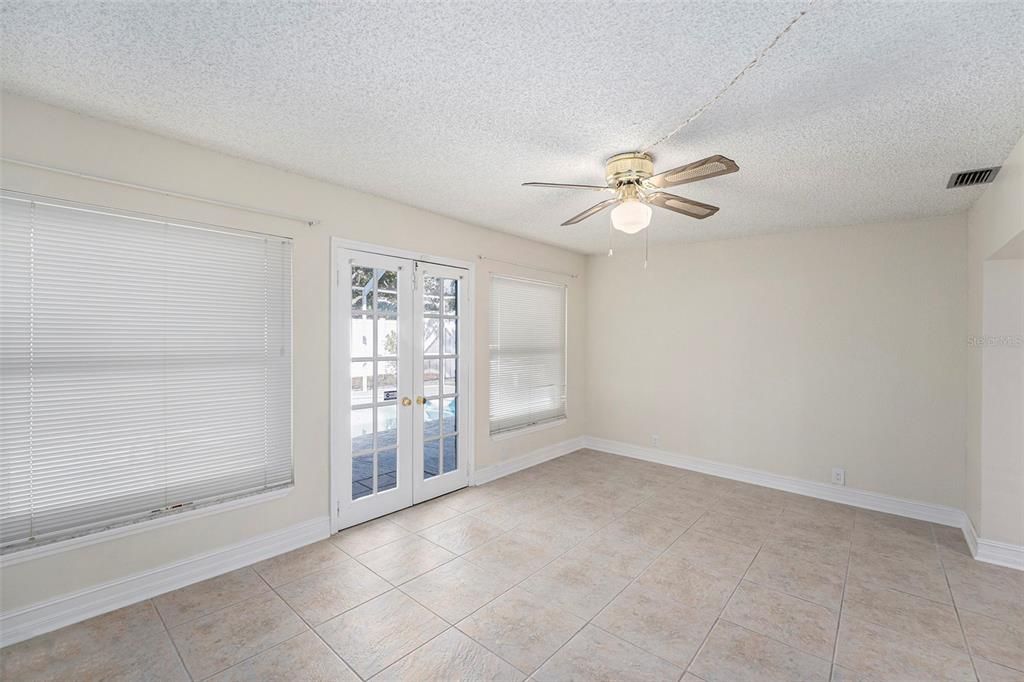 For Sale: $395,000 (3 beds, 2 baths, 1607 Square Feet)