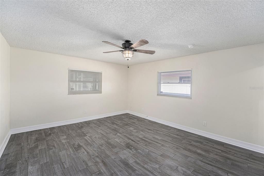 For Sale: $395,000 (3 beds, 2 baths, 1607 Square Feet)