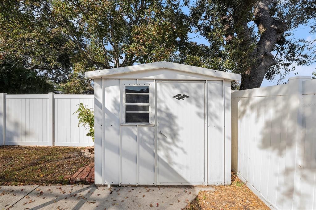 For Sale: $395,000 (3 beds, 2 baths, 1607 Square Feet)