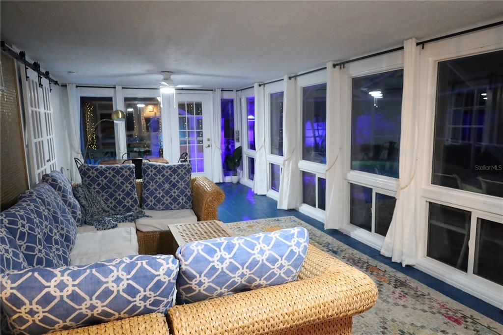 En Venta: $689,999 (3 camas, 2 baños, 1504 Pies cuadrados)