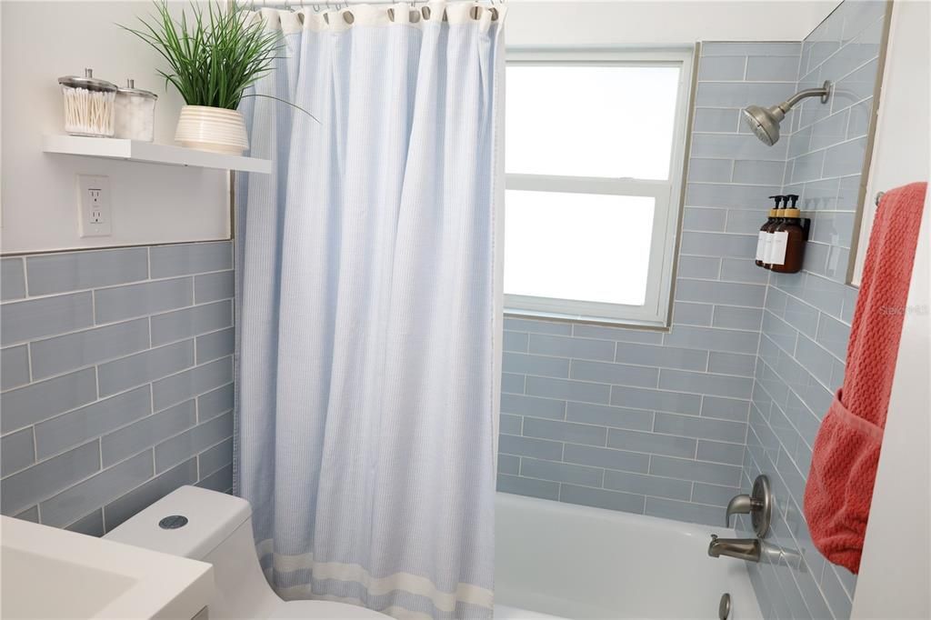 En Venta: $689,999 (3 camas, 2 baños, 1504 Pies cuadrados)