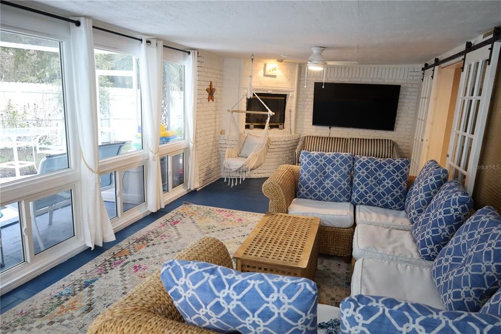 En Venta: $689,999 (3 camas, 2 baños, 1504 Pies cuadrados)