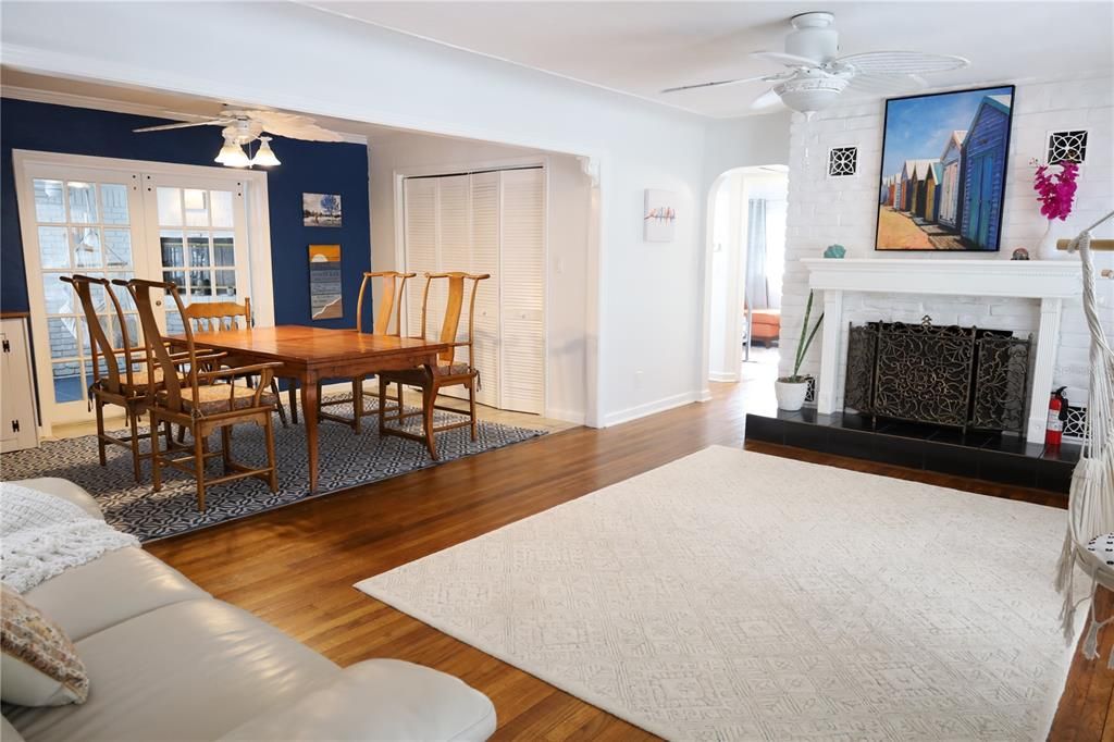 En Venta: $689,999 (3 camas, 2 baños, 1504 Pies cuadrados)