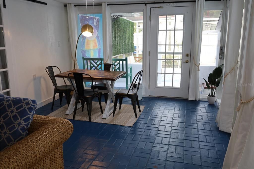 En Venta: $689,999 (3 camas, 2 baños, 1504 Pies cuadrados)