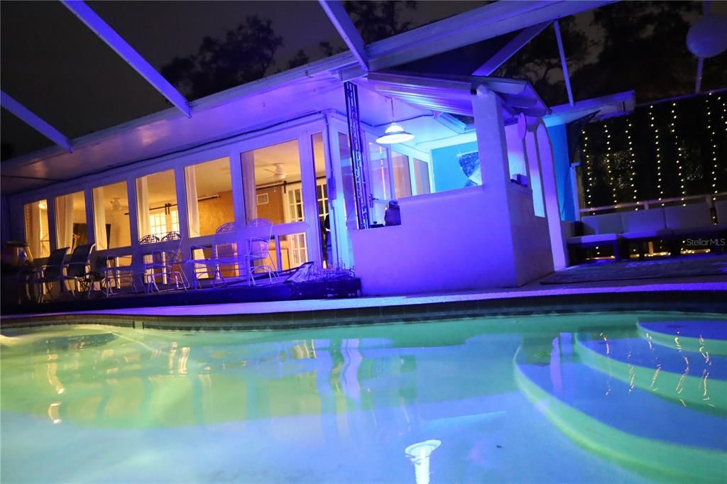 En Venta: $689,999 (3 camas, 2 baños, 1504 Pies cuadrados)