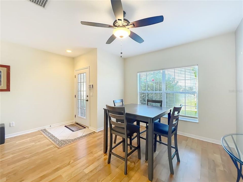 В аренду: $1,750 (2 спален, 2 ванн, 1335 Квадратных фут)