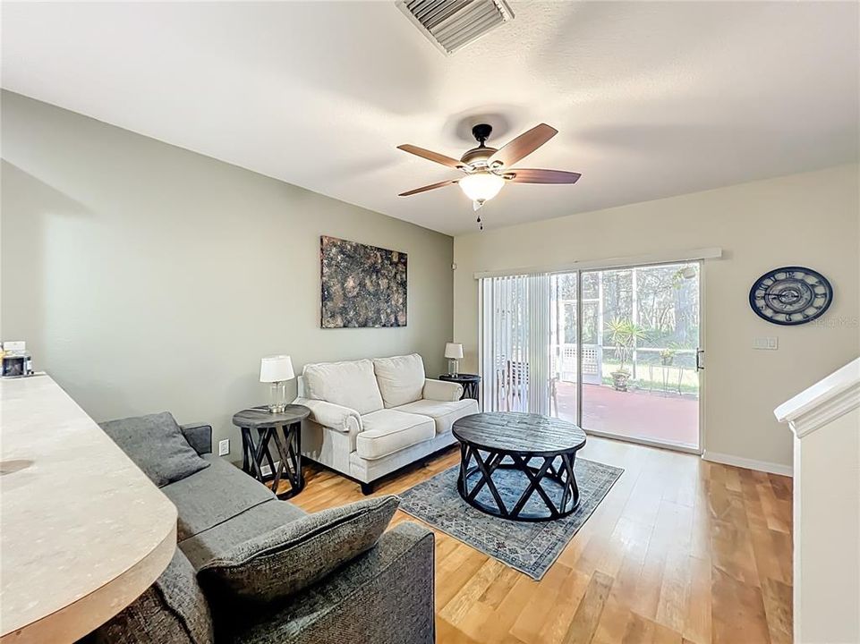 В аренду: $1,750 (2 спален, 2 ванн, 1335 Квадратных фут)