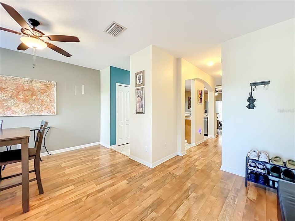 В аренду: $1,750 (2 спален, 2 ванн, 1335 Квадратных фут)