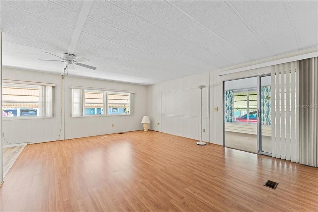 En Venta: $150,000 (2 camas, 2 baños, 1152 Pies cuadrados)