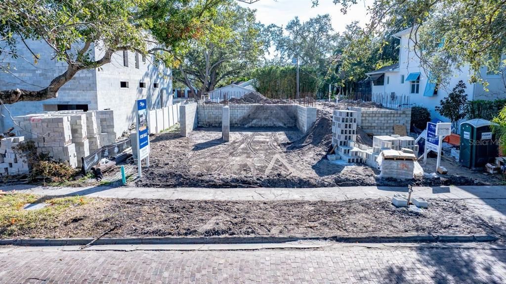 For Sale: $2,195,000 (5 beds, 4 baths, 3804 Square Feet)