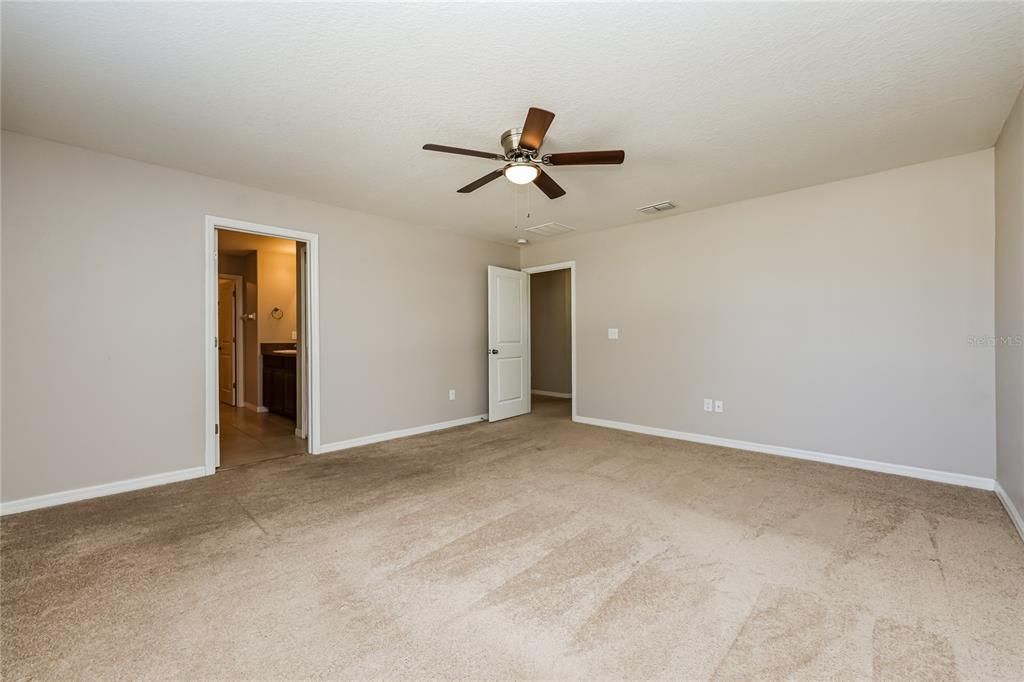 出租: $2,675 (4 贝兹, 2 浴室, 2562 平方英尺)