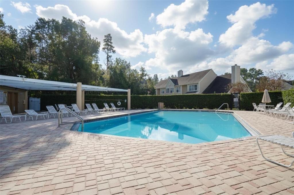 待售: $199,900 (2 贝兹, 1 浴室, 1072 平方英尺)