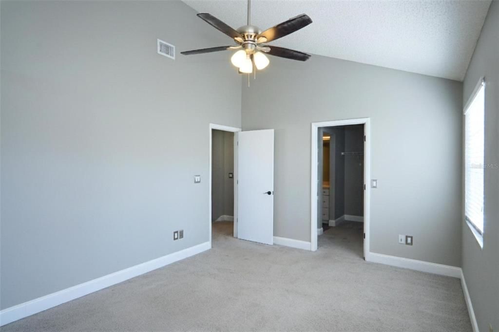 待售: $199,900 (2 贝兹, 1 浴室, 1072 平方英尺)