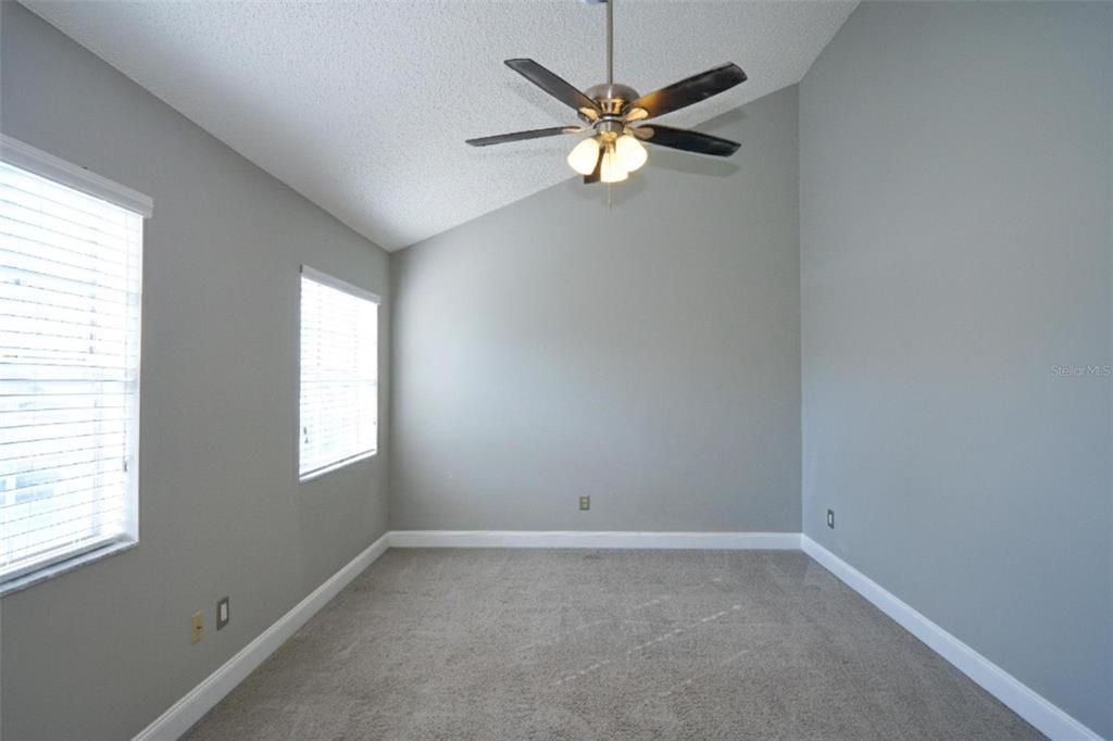 待售: $199,900 (2 贝兹, 1 浴室, 1072 平方英尺)