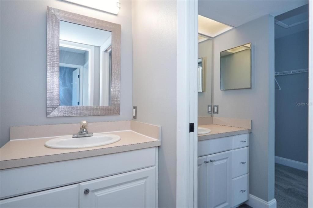 待售: $199,900 (2 贝兹, 1 浴室, 1072 平方英尺)