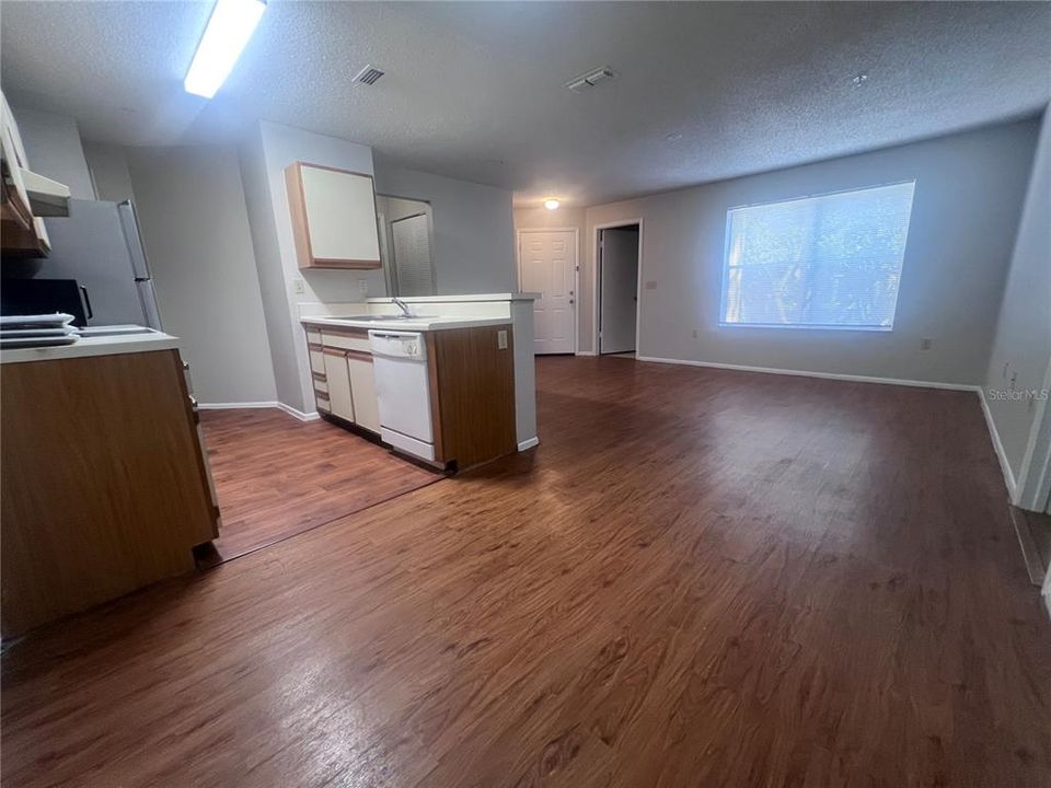 For Rent: $1,299 (2 beds, 2 baths, 1019 Square Feet)