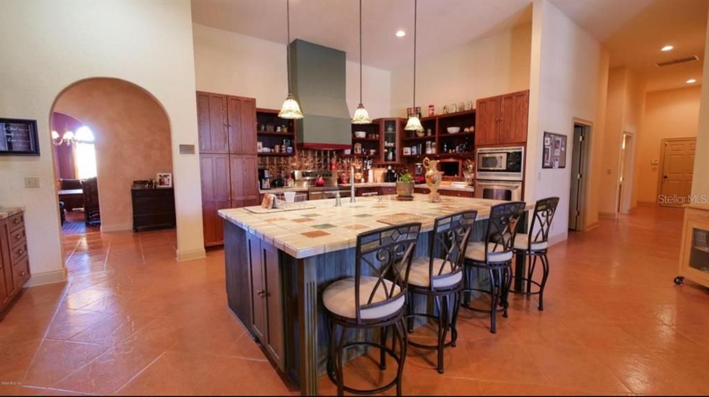 For Sale: $1,850,000 (6 beds, 4 baths, 12578 Square Feet)