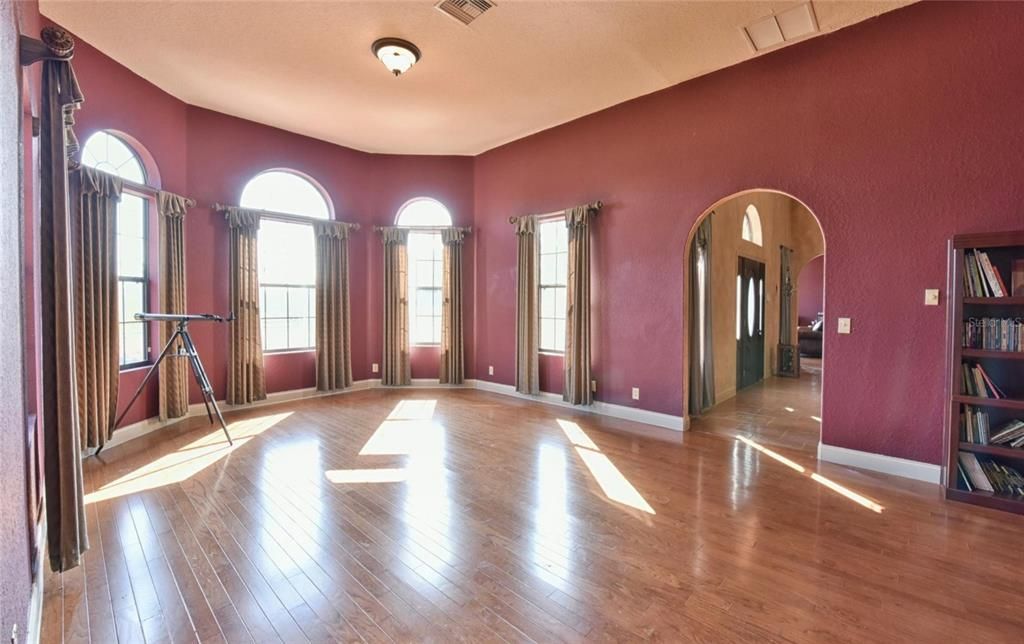 For Sale: $1,850,000 (6 beds, 4 baths, 12578 Square Feet)