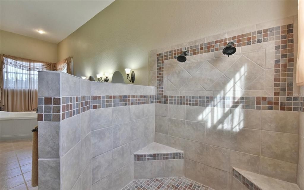 For Sale: $1,850,000 (6 beds, 4 baths, 12578 Square Feet)