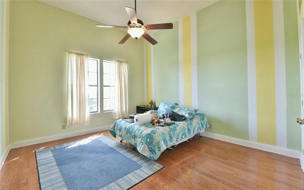 For Sale: $1,850,000 (6 beds, 4 baths, 12578 Square Feet)