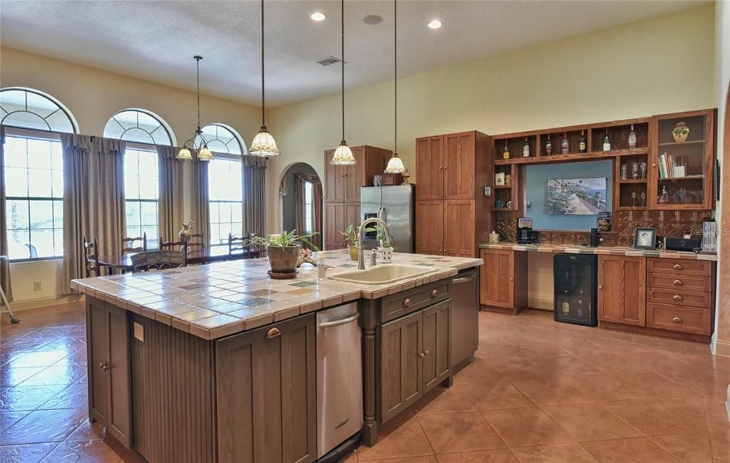 For Sale: $1,850,000 (6 beds, 4 baths, 12578 Square Feet)