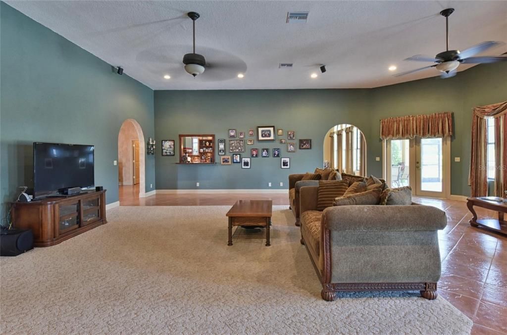 For Sale: $1,850,000 (6 beds, 4 baths, 12578 Square Feet)