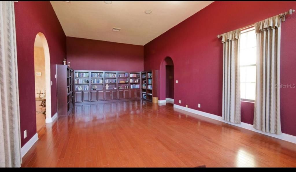 For Sale: $1,850,000 (6 beds, 4 baths, 12578 Square Feet)