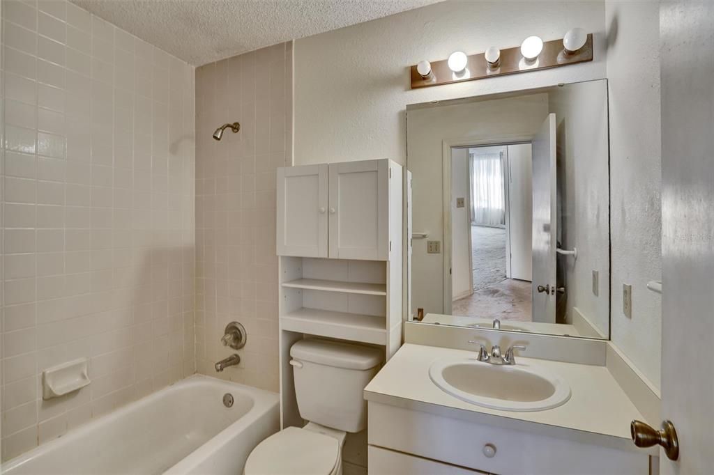 На продажу: $199,900 (3 спален, 2 ванн, 1240 Квадратных фут)