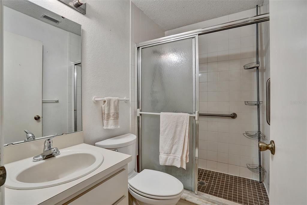 На продажу: $199,900 (3 спален, 2 ванн, 1240 Квадратных фут)