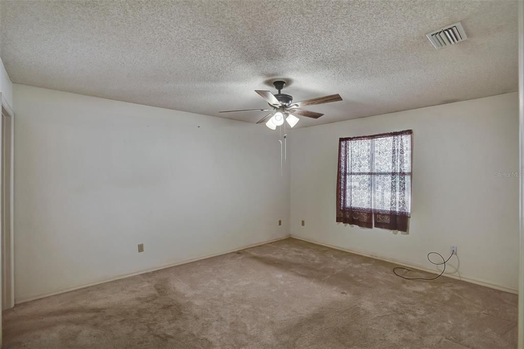 На продажу: $199,900 (3 спален, 2 ванн, 1240 Квадратных фут)