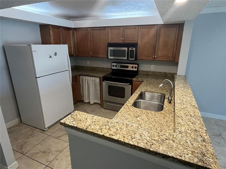 出租: $1,500 (1 贝兹, 1 浴室, 714 平方英尺)