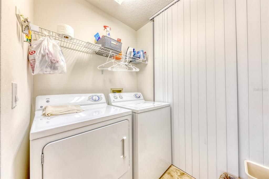 For Rent: $2,300 (2 beds, 2 baths, 1099 Square Feet)