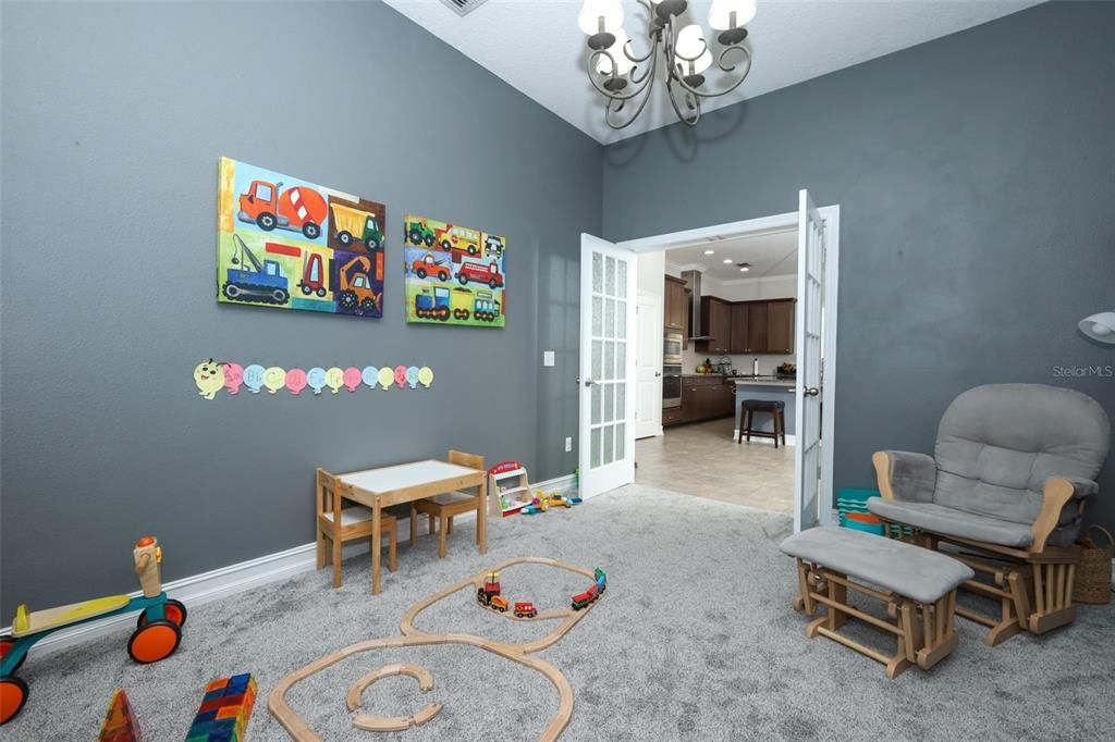 For Sale: $525,000 (3 beds, 2 baths, 2060 Square Feet)