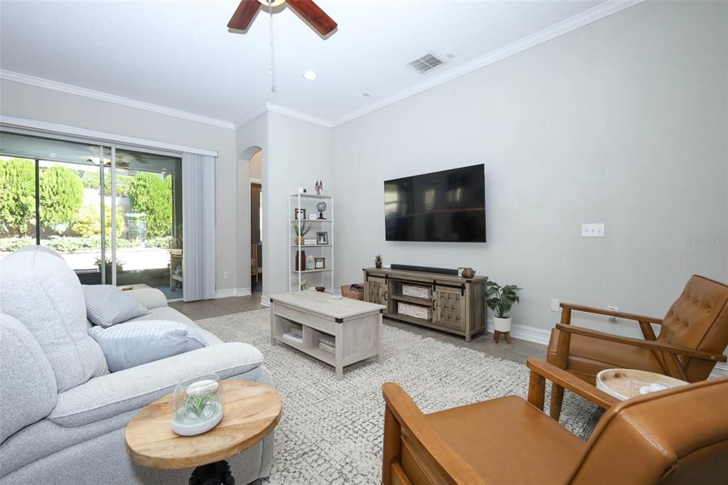 For Sale: $525,000 (3 beds, 2 baths, 2060 Square Feet)