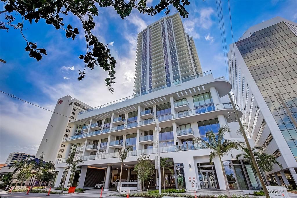 For Sale: $2,195,000 (2 beds, 3 baths, 2172 Square Feet)