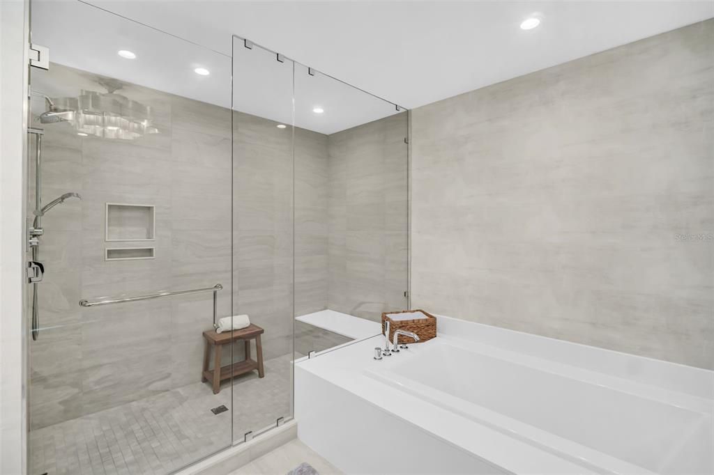 For Sale: $2,195,000 (2 beds, 3 baths, 2172 Square Feet)