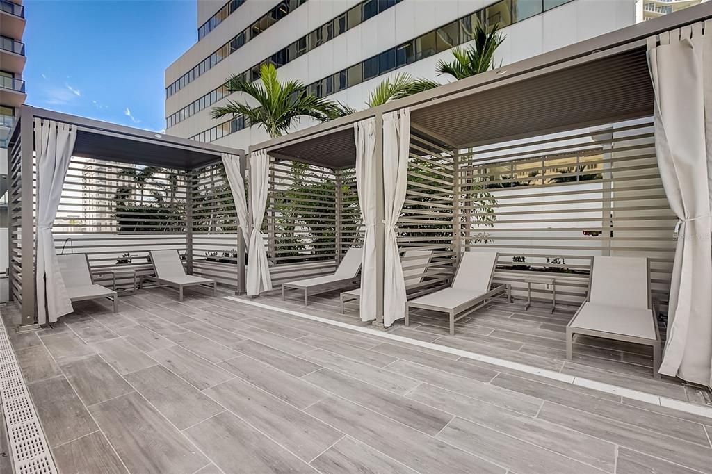 For Sale: $2,195,000 (2 beds, 3 baths, 2172 Square Feet)