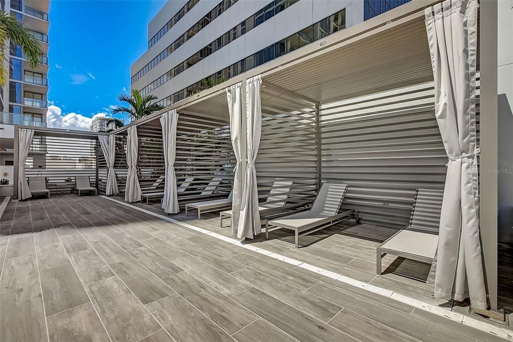 For Sale: $2,195,000 (2 beds, 3 baths, 2172 Square Feet)