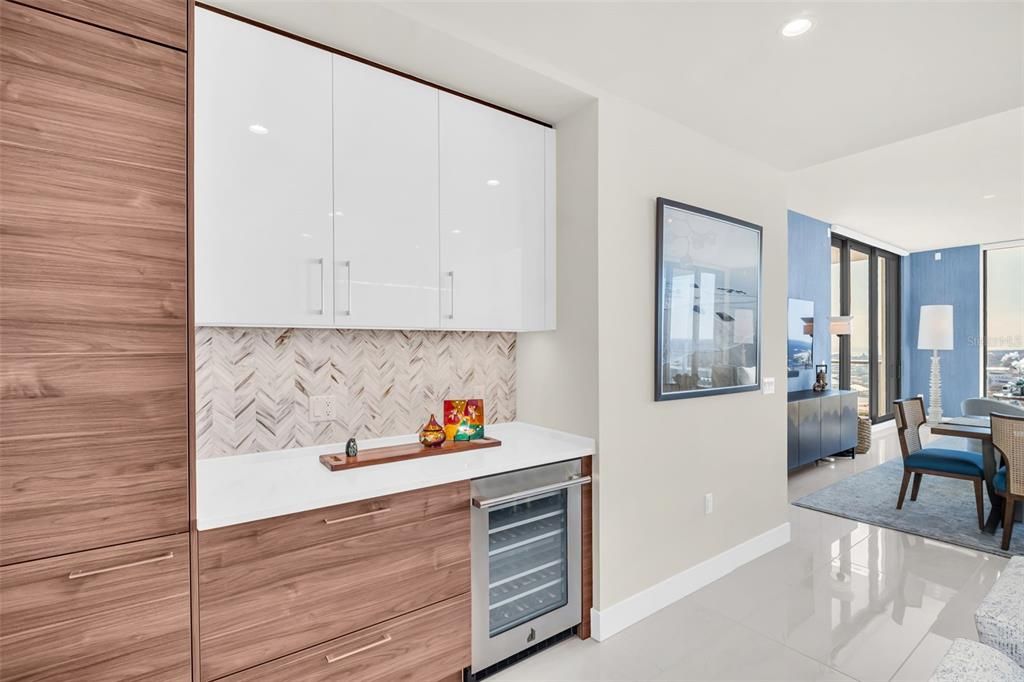 For Sale: $2,195,000 (2 beds, 3 baths, 2172 Square Feet)