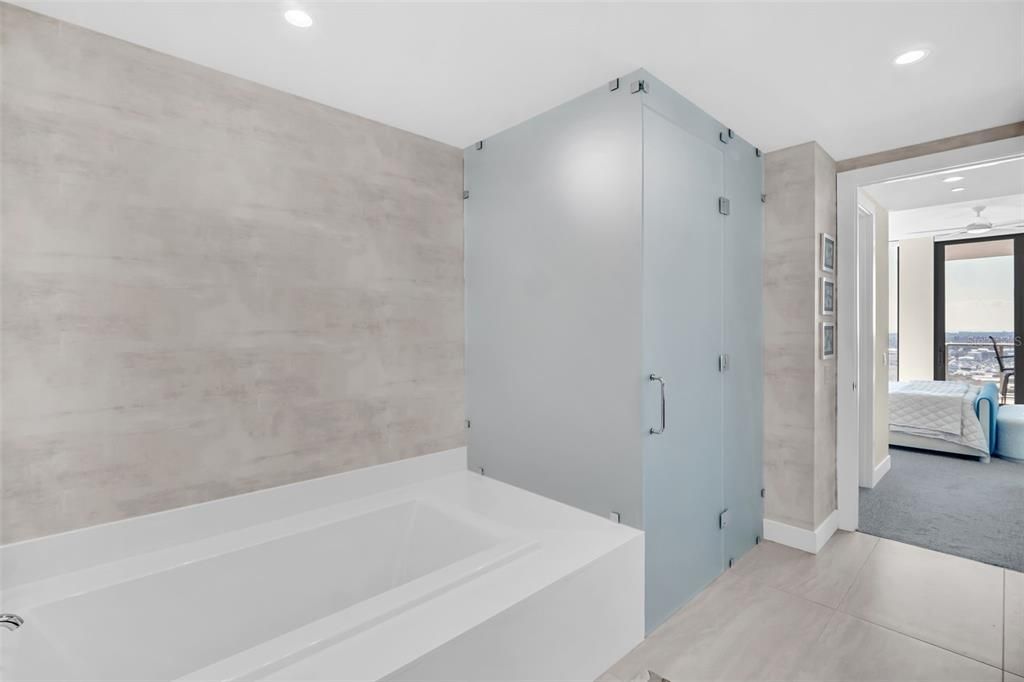 For Sale: $2,195,000 (2 beds, 3 baths, 2172 Square Feet)