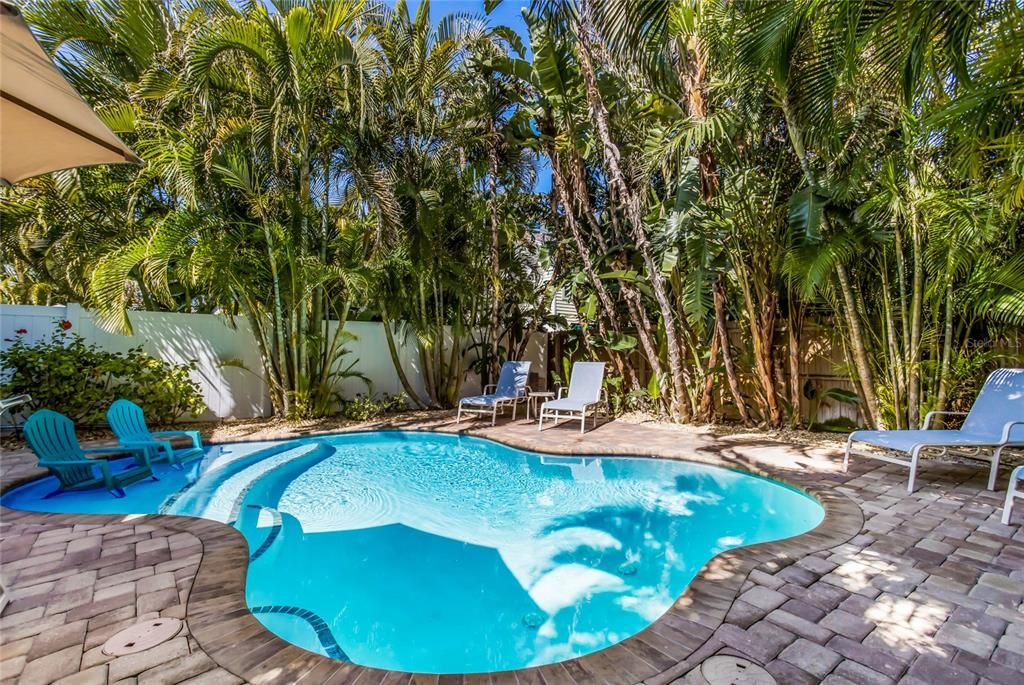 En Venta: $899,000 (3 camas, 2 baños, 1032 Pies cuadrados)