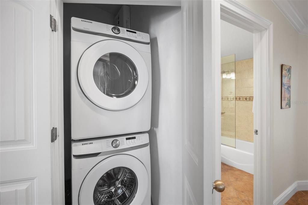 En Venta: $899,000 (3 camas, 2 baños, 1032 Pies cuadrados)